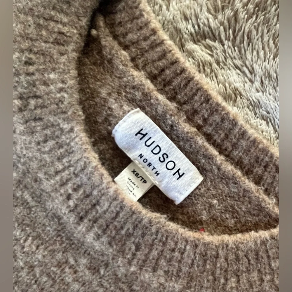 Hudson’s Bay Company (Hudson North) Crewneck Sweater. Women’s XS (relaxed fit) - Picture 2 of 8